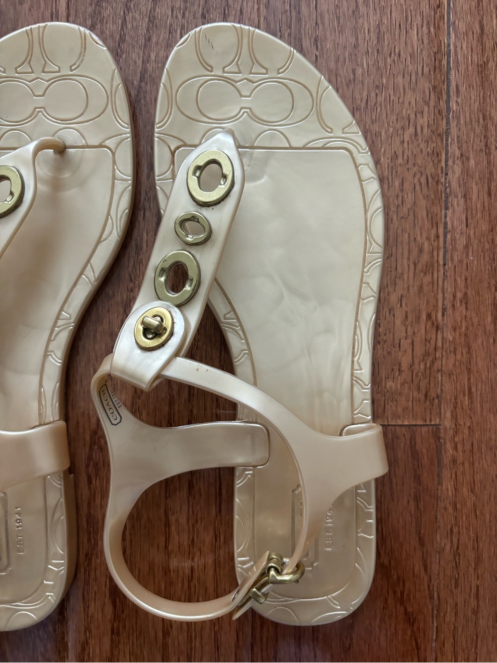 Coach Phila golden champagne jelly t-strap sandals size 8 - Picture 2 of 5